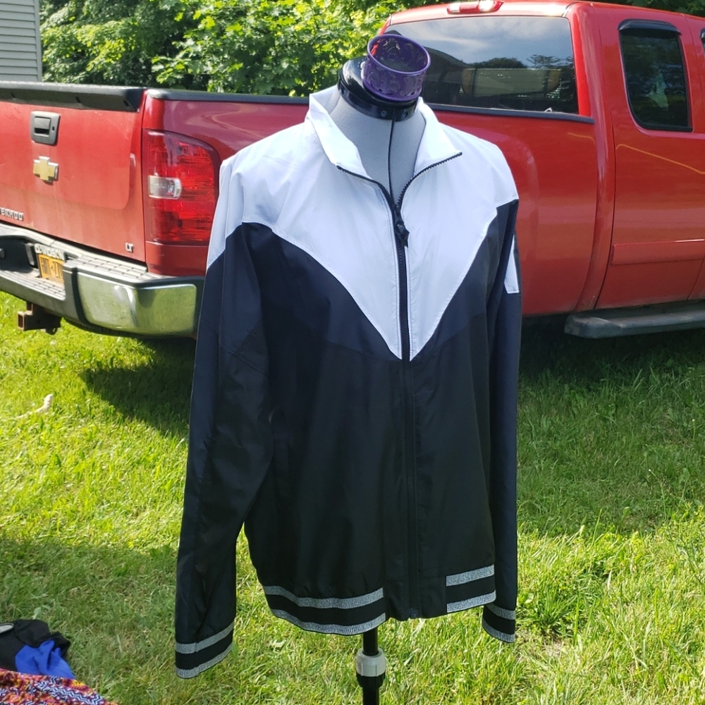 Victoria sport windbreaker